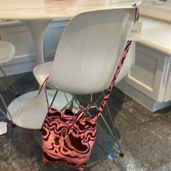 SOLD!!!!!  MANSUR GAVRIEL MINI LEATHER BUCKET BAG IN FLAMINGO PLUM - Picture 2 of 11